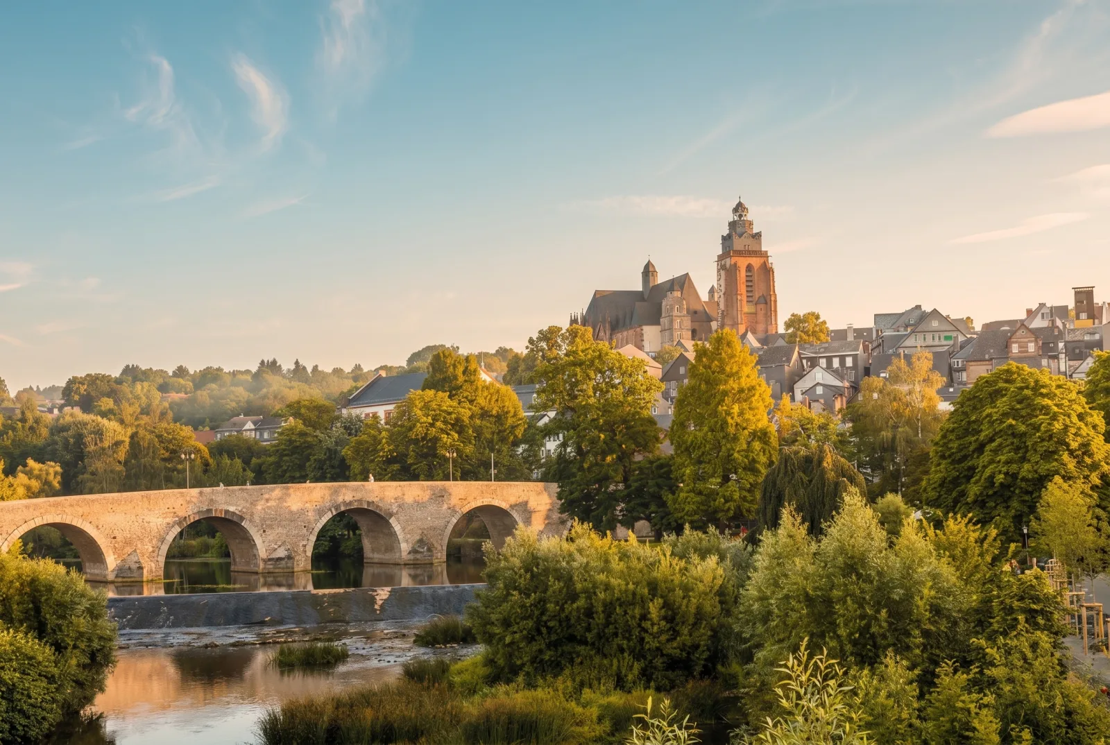 Bauunternehmen im Lahn-Dill-Kreis — BickelBau, regionaler Massivhaus-Generalübernehmer